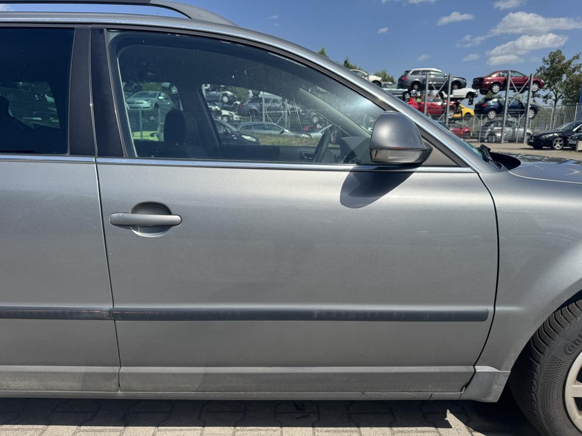 VW Passat 3BG original T&uuml;r vorn rechts LD7W Urban Grey Metallic Rohbau Bj.2004